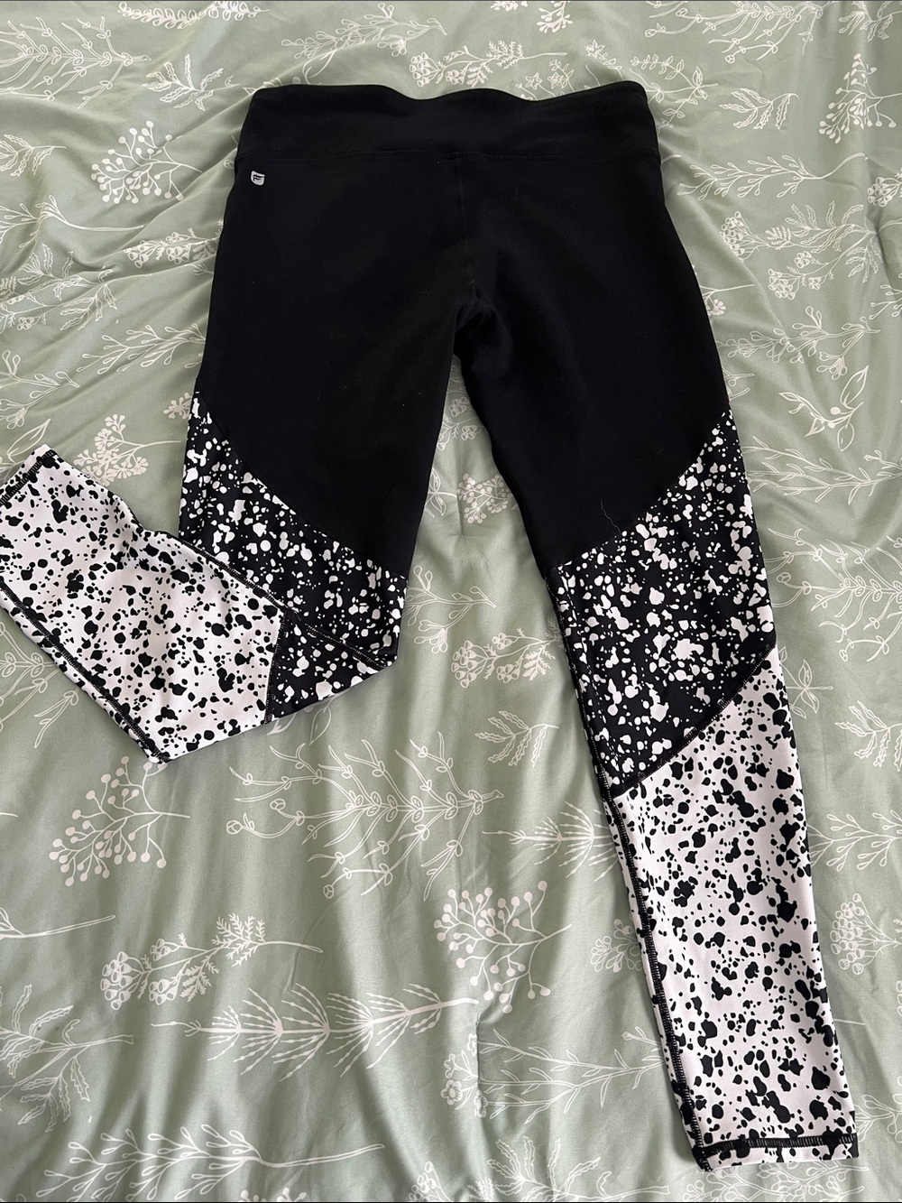 Fabletics Women’s Black & White Splash Print Performance leggings